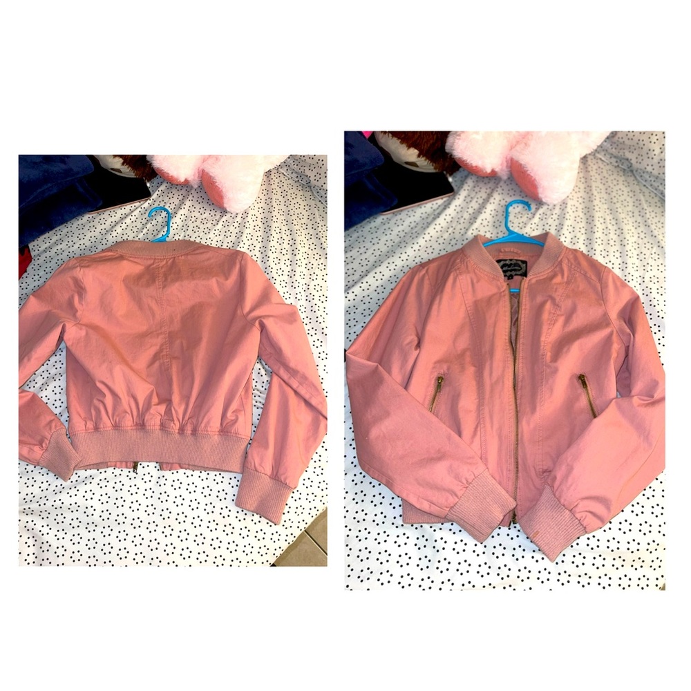 Pink jacket, it’s really nice. Size S